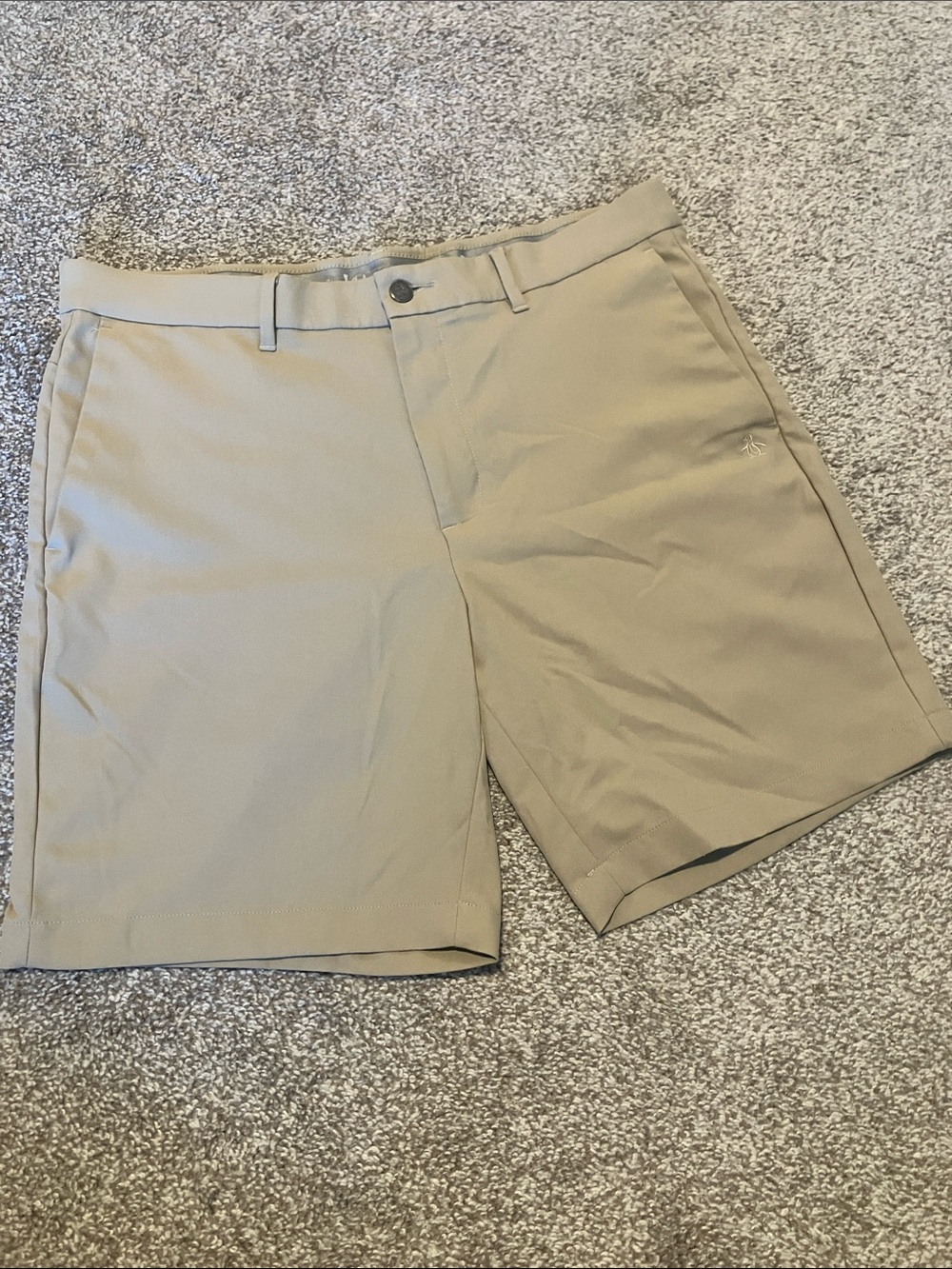 NWOT ORIGINAL PENGUIN 8 INCHES KHAKI FLAT FRONT SOLID GOLF SHORT SIZE 34